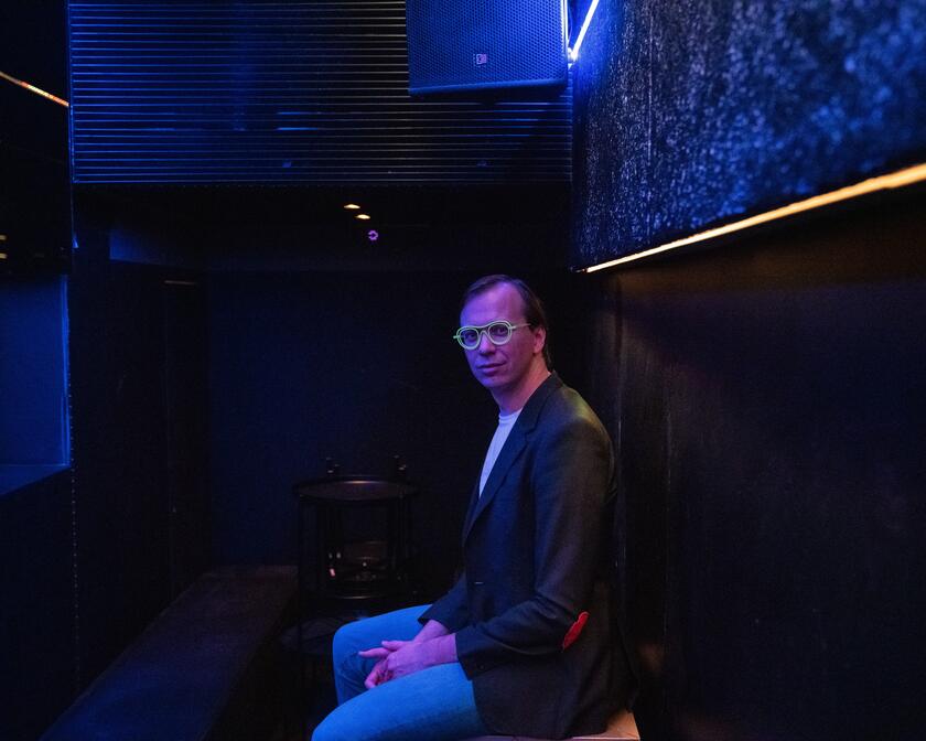 Ben Van Alboom in een lege Gentse nachtclub