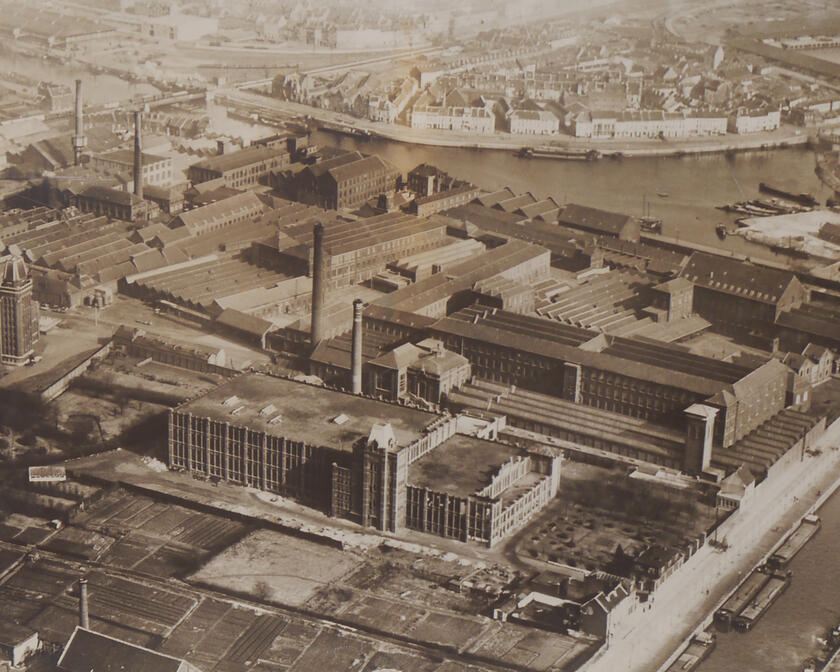 Black and white photo of different factory buildings in Ghent