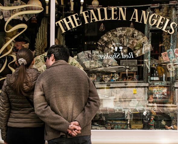 etalage winkel the fallen angels