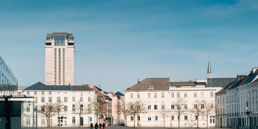 Boekentoren aan het Sint-Pietersplein in Gent