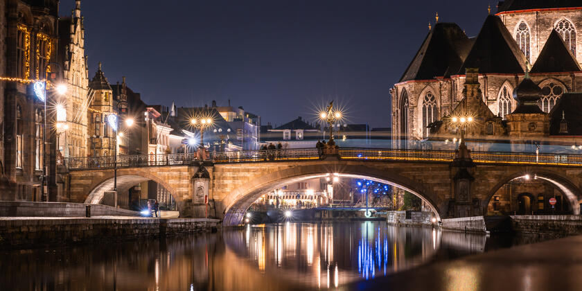 Sint-Michielsbrug in avondlicht