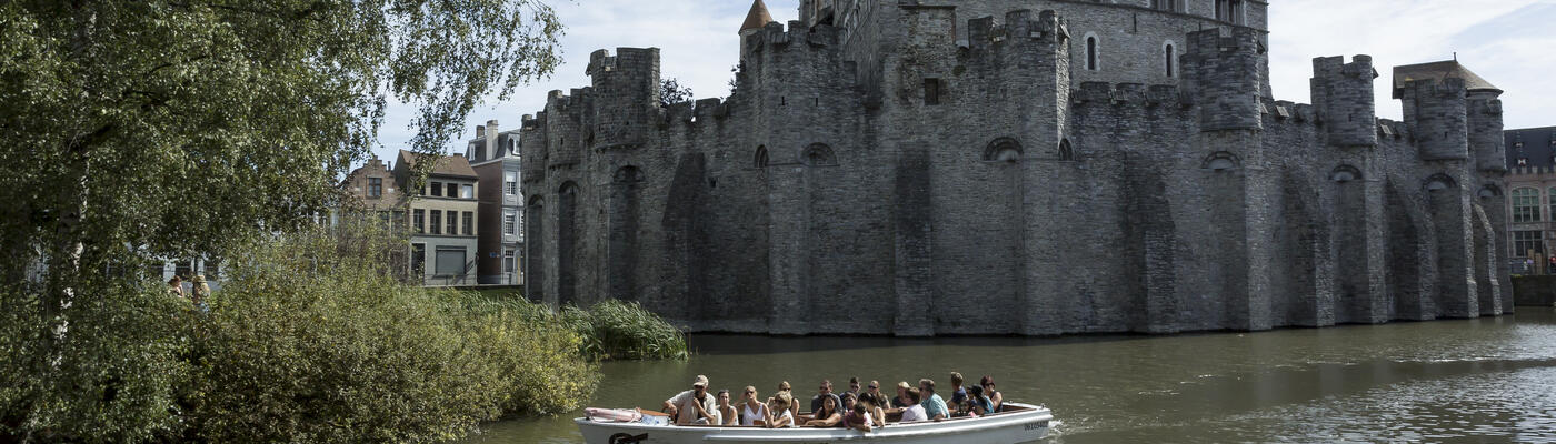 Barco en el Castillo de los Condes