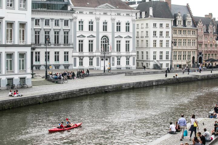 Canoe and kayak tours in the city centre