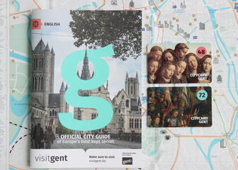 Stadsplan van Gent met hierboven de stadgids en citycards (48u + 72u)