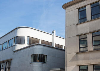 Close-up van twee gebouwen