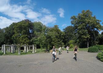 fietsers in het citadelpark