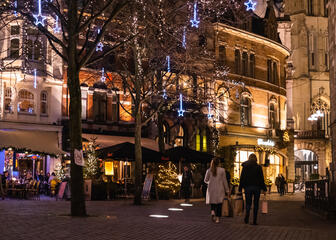 People do their Christmas shopping in the city center