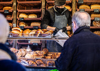 Brood op de markt op het Sint-Michielsplein