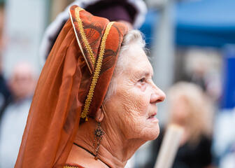 Mujer disfrazada durante las Fiestas de Gante