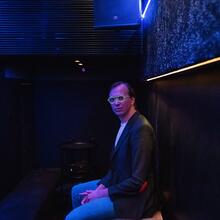 Ben Van Alboom in een lege Gentse nachtclub