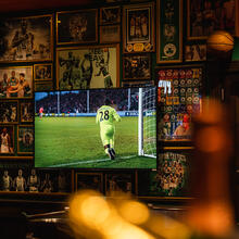 Television in a US sports bar 