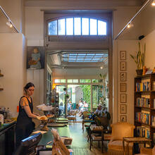 Librairie et bar à café 